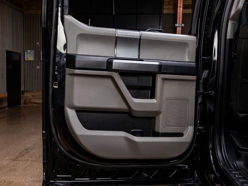 Used 2020 Ford F250 XLT w/ XLT Premium Package image 34