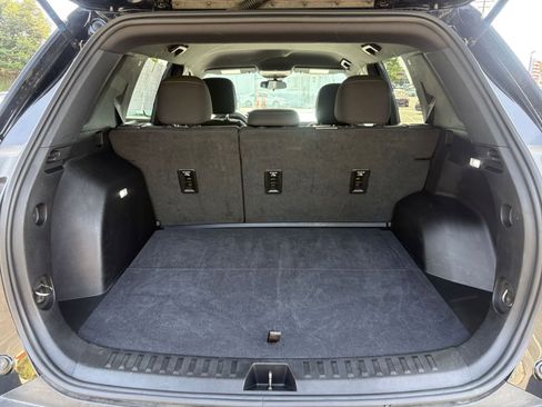 Used 2025 Chevrolet Equinox LT FWD image 32