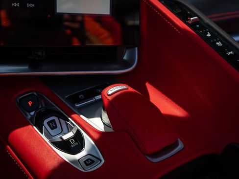 Used 2024 Chevrolet Corvette Stingray Premium Conv w/ Z51 Performance Package RWD image 43