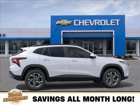 New 2026 Chevrolet Trax LT w/ Driver Confidence Package image 5
