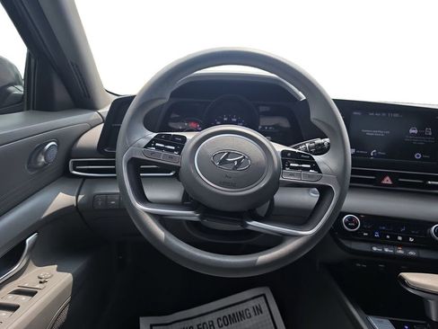 Used 2023 Hyundai Elantra SEL FWD image 12