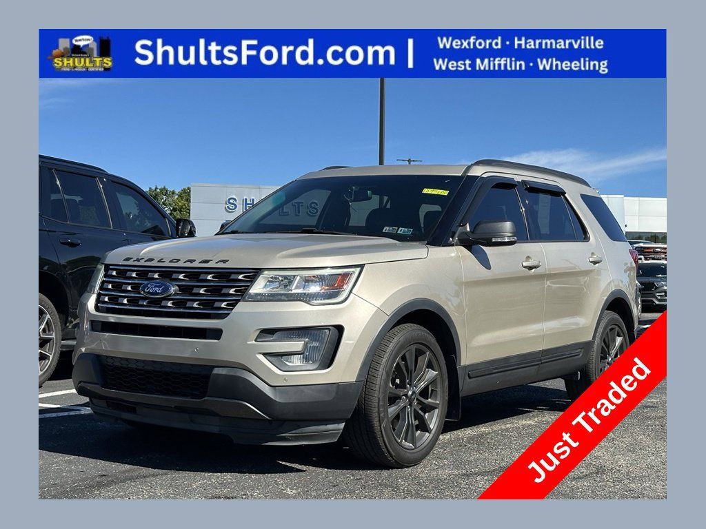 Used 2017 Ford Explorer XLT w/ Equipment Group 202A AWD/4WD image 1