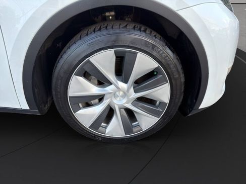 Used 2023 Tesla Model Y Long Range AWD/4WD image 24