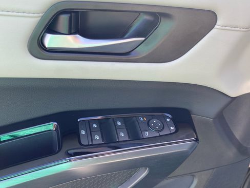 Used 2025 Nissan Pathfinder SL w/ SL Premium Package image 19