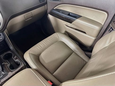 Used 2015 GMC Canyon SLT RWD image 23