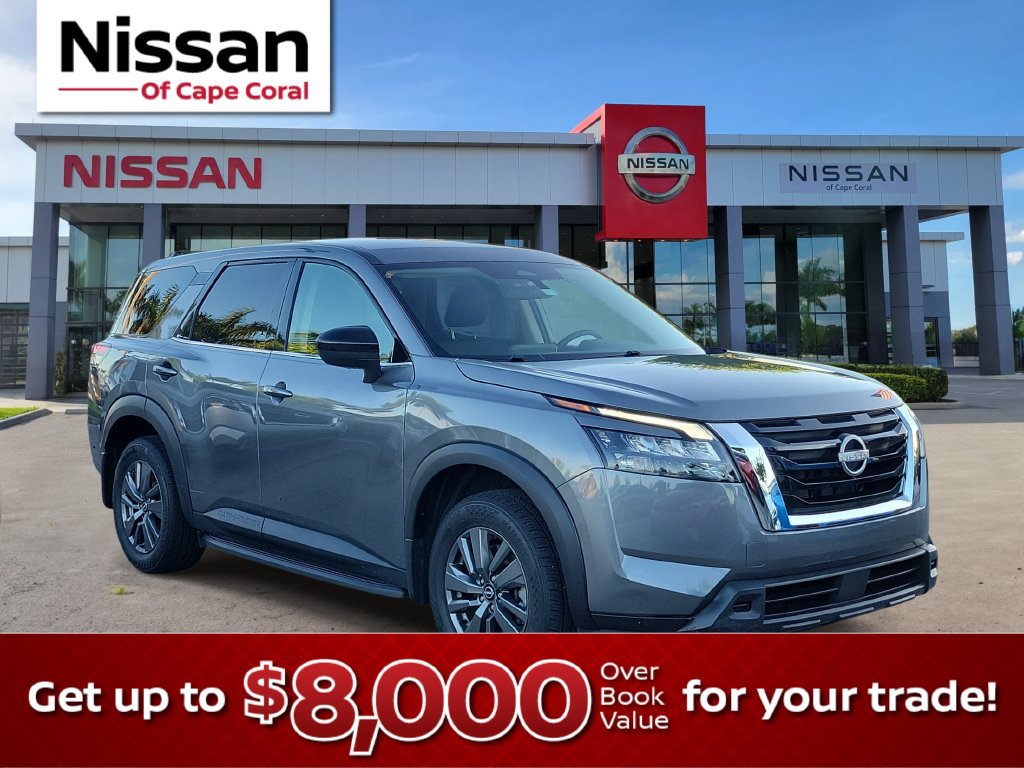 Used 2024 Nissan Pathfinder S FWD image 1