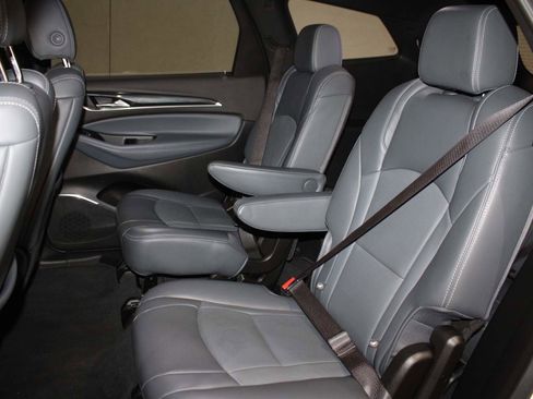 Used 2024 Buick Enclave Premium image 16