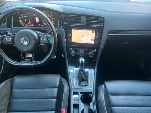 Used 2019 Volkswagen Golf R 4-Door image 15