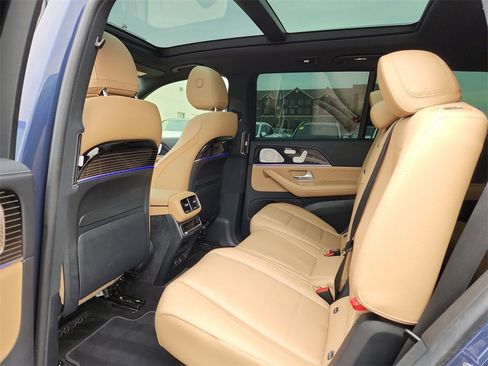Used 2024 Mercedes-Benz GLS 580 4MATIC image 13