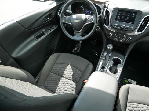 Used 2020 Chevrolet Equinox LT FWD image 9