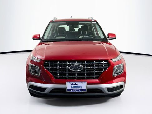 Used 2023 Hyundai Venue SEL FWD image 2