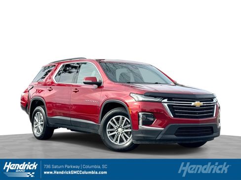 Used 2023 Chevrolet Traverse LT w/ Rear Camera Mirror Package image 1