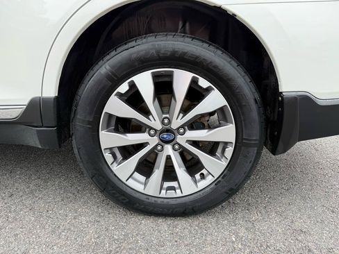 Used 2019 Subaru Outback 3.6R Touring AWD/4WD image 45