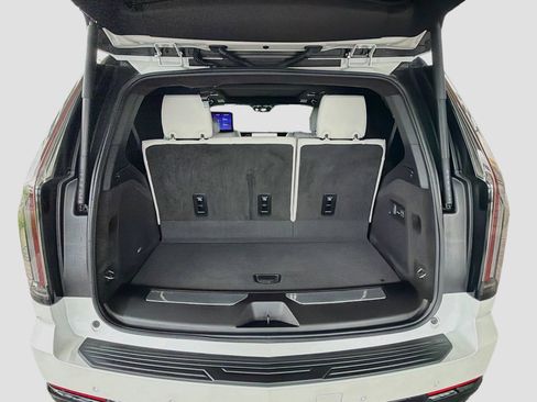 Used 2025 Cadillac Escalade Sport Platinum AWD/4WD image 12