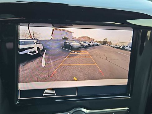 Used 2022 Chevrolet Traverse LS image 28