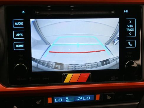 Used 2017 Toyota Tacoma TRD Off-Road image 17