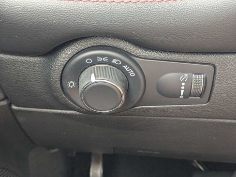 Used 2024 Dodge Durango GT RWD image 27