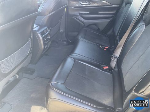 Used 2023 Jeep Grand Cherokee Altitude image 18