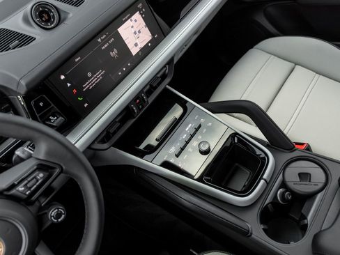 New 2026 Porsche Cayenne Coupe image 34