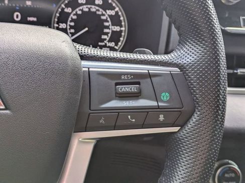 Used 2022 Mitsubishi Outlander SE image 29