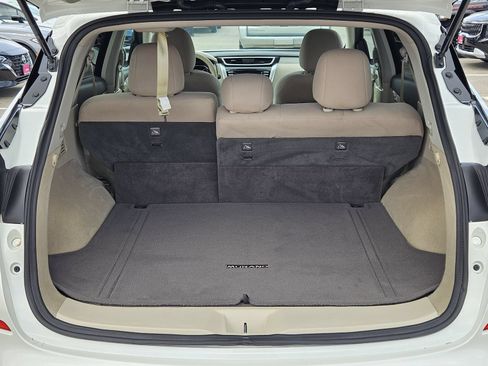 Used 2016 Nissan Murano SV FWD image 17