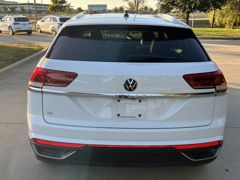 Used 2023 Volkswagen Atlas Cross Sport SE w/ Panoramic Sunroof Package image 9