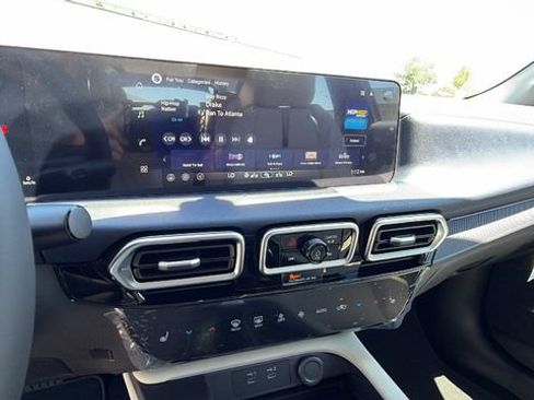 New 2026 Nissan Sentra SL w/ Floor Mat Package FWD image 26