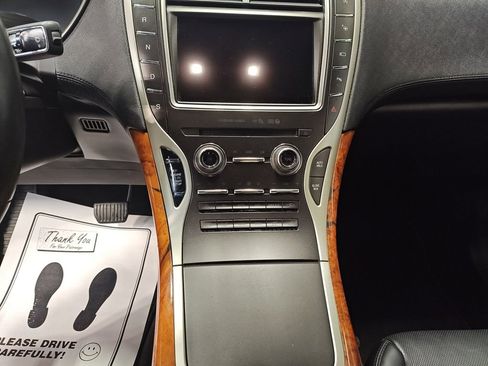 Used 2019 Lincoln Nautilus Reserve image 11