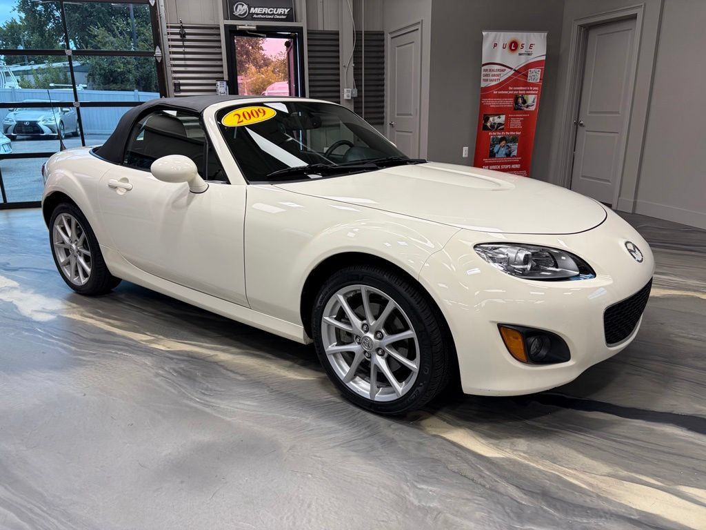Used 2009 MAZDA MX-5 Miata Touring w/ Suspension Pkg RWD image 4