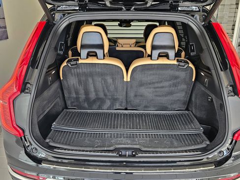 Certified 2024 Volvo XC90 T8 Ultimate w/ Protection Package Premier image 9
