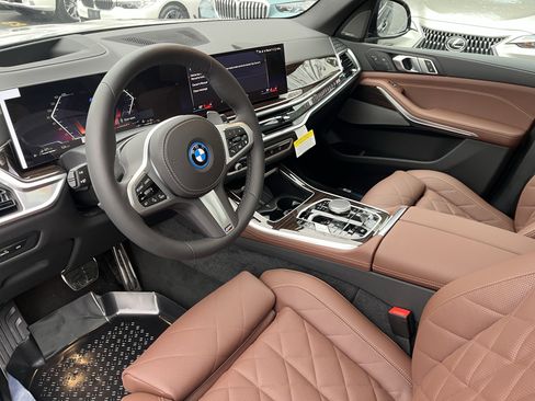 New 2026 BMW X5 xDrive50e w/ M Sport Package image 10