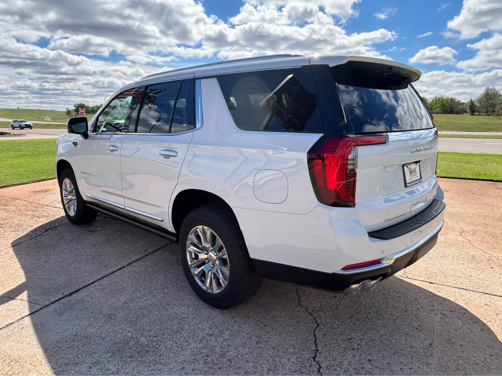 New 2027 GMC Yukon Denali w/ Sun & Power Step Package AWD/4WD image 5