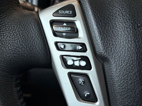 Used 2019 Nissan Titan SV w/ SV Convenience Package AWD/4WD image 30