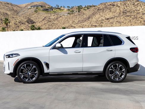 Used 2024 BMW X5 xDrive40i w/ Parking Assistance Package AWD/4WD image 3