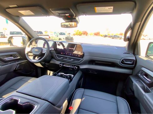 New 2026 Chevrolet Silverado EV LT image 36