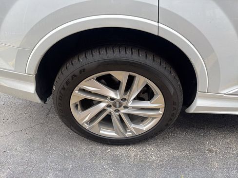 Used 2020 Audi Q7 3.0T Premium Plus w/ Premium Plus Package image 17