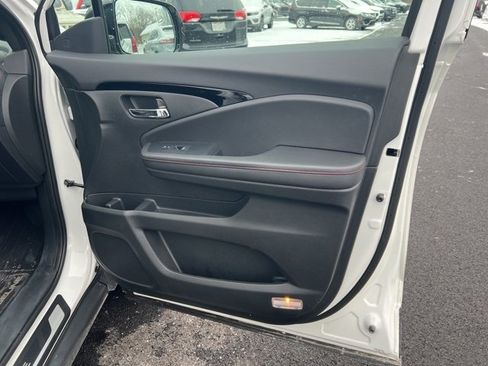 Used 2024 Honda Ridgeline Black Edition image 28