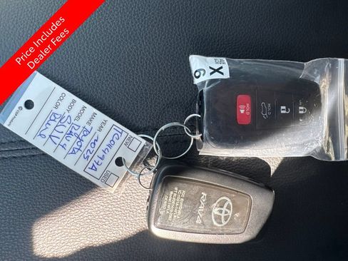 Used 2025 Toyota RAV4 XLE Premium FWD image 16