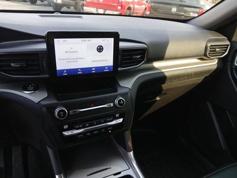 Used 2020 Ford Explorer XLT w/ Equipment Group 202A image 20