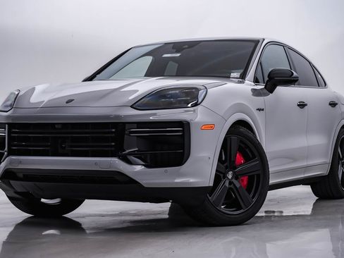 New 2025 Porsche Cayenne Turbo image 1