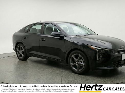 Used 2025 Kia K4 LXS image 1