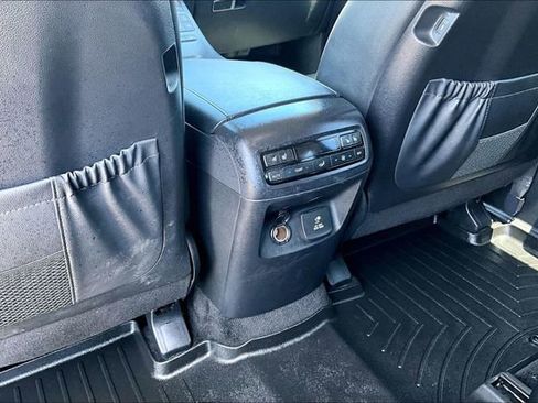 Used 2023 Hyundai Palisade Limited AWD/4WD image 33