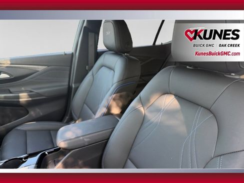 Used 2026 Buick Envista Sport Touring w/ Convenience I Package FWD image 23