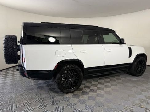 Used 2025 Land Rover Defender 130 X-Dynamic SE AWD/4WD image 8