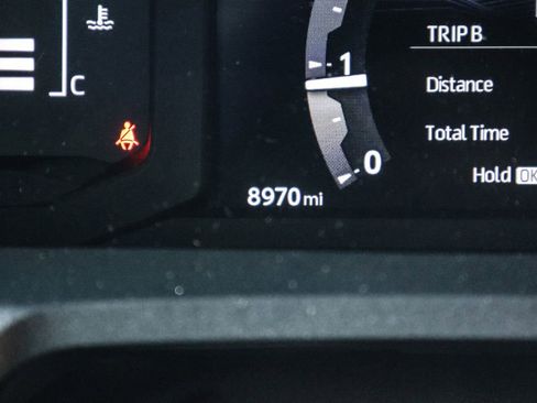 Used 2024 Toyota Tacoma TRD Off-Road image 28