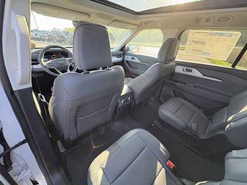 New 2026 Ford Explorer Active AWD/4WD image 14