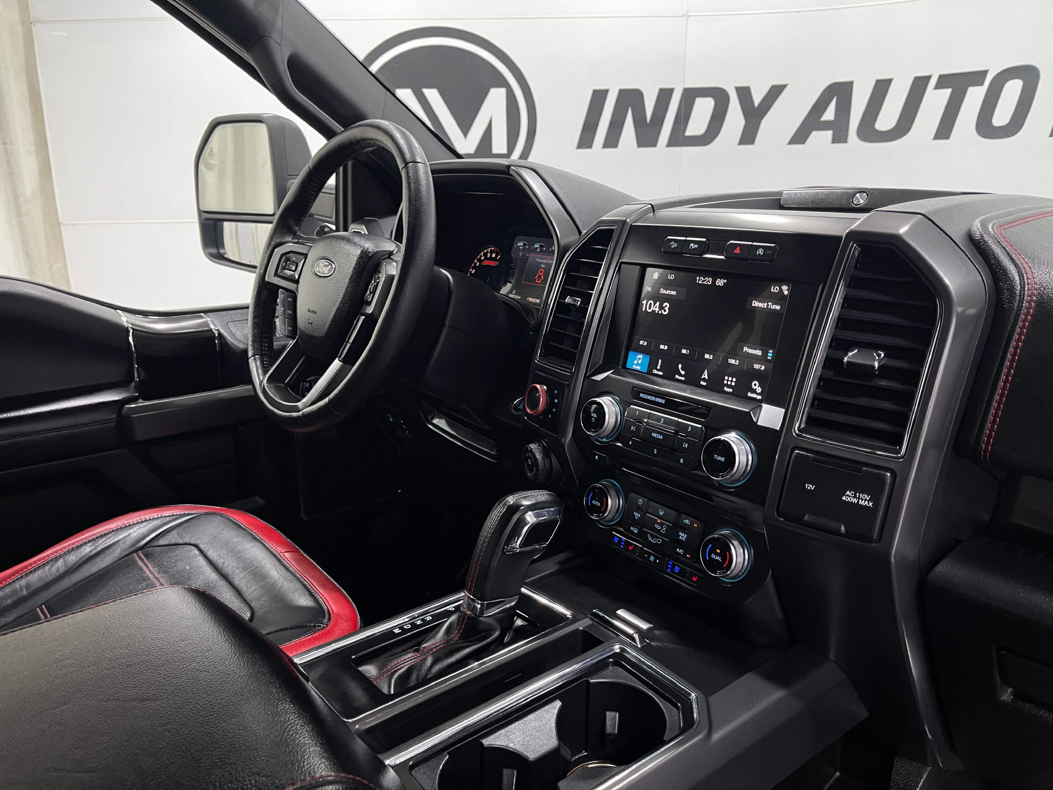 Used 2018 Ford F150 Lariat w/ Equipment Group 502A Luxury AWD/4WD image 19