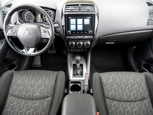 Used 2025 Mitsubishi Outlander Sport LE image 17