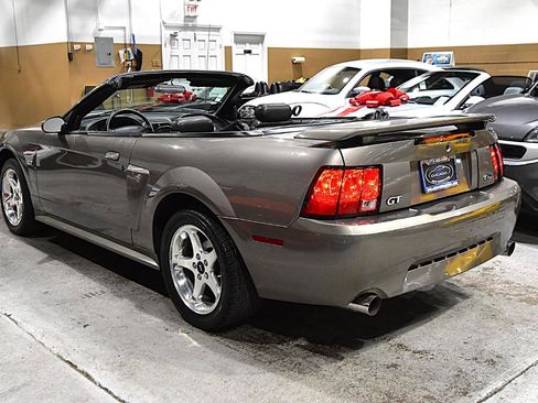 Used 2001 Ford Mustang GT RWD image 18