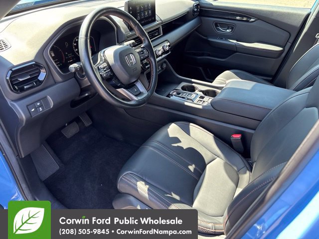 Used 2025 Honda Pilot TrailSport image 13
